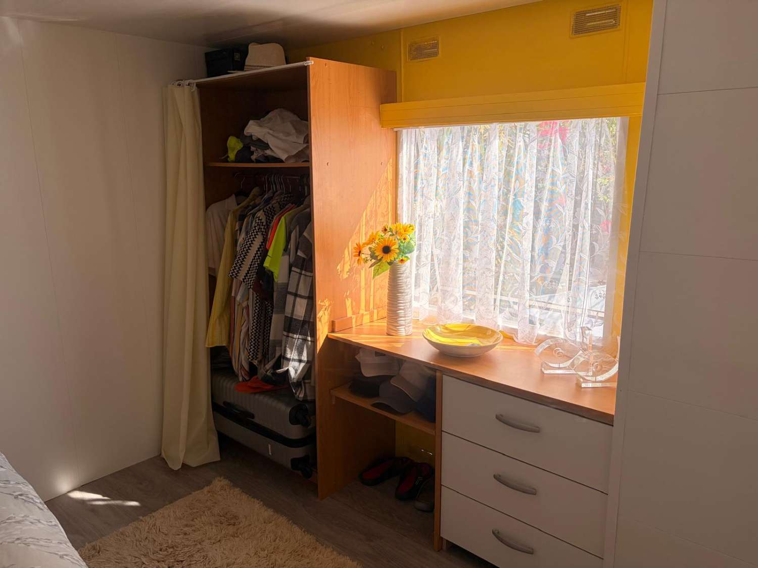 Delta 12 Refurbished One-Bedroom Mobile Home with communal pool