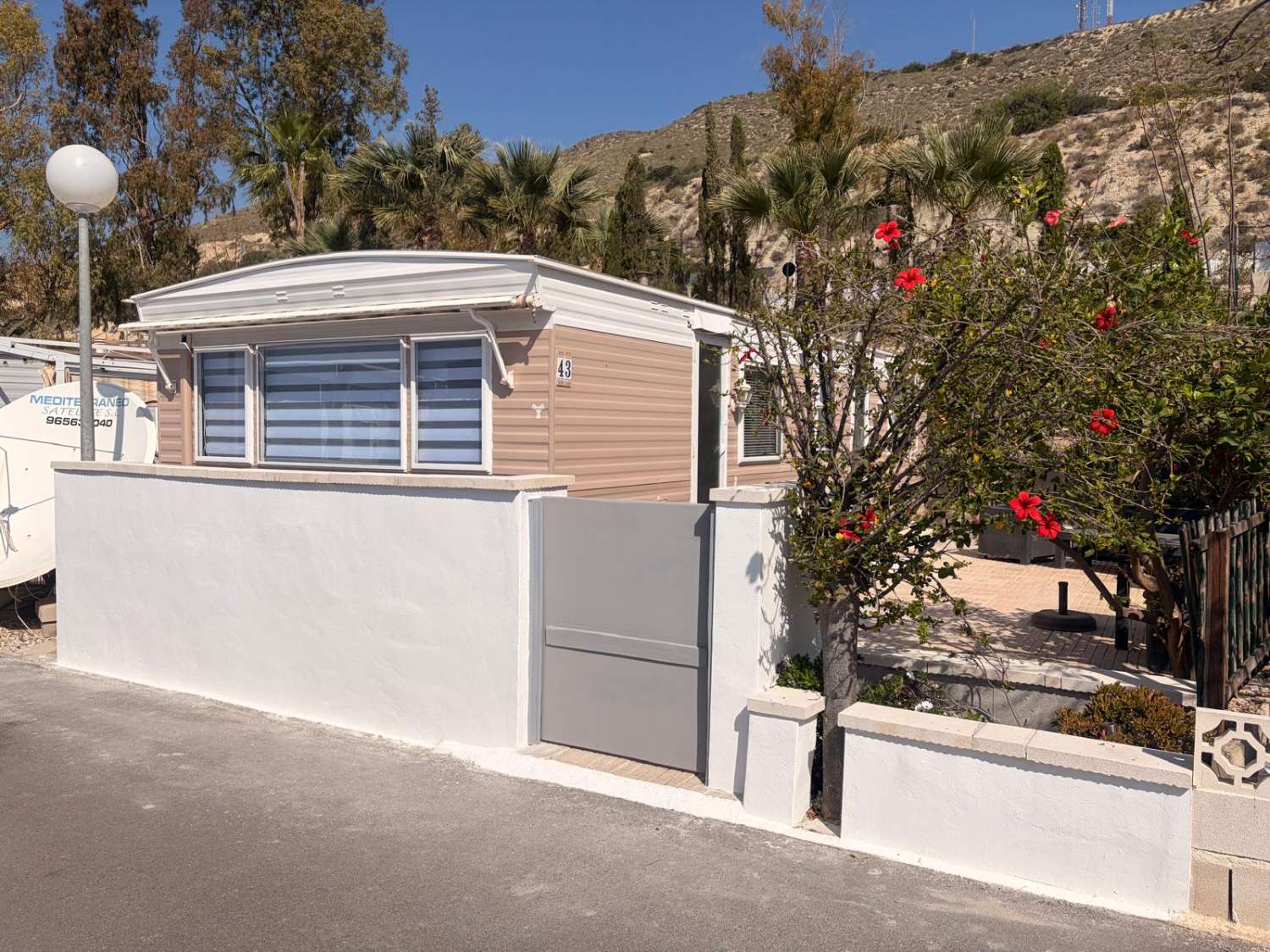 Delta 12 Refurbished One-Bedroom Mobile Home with communal pool