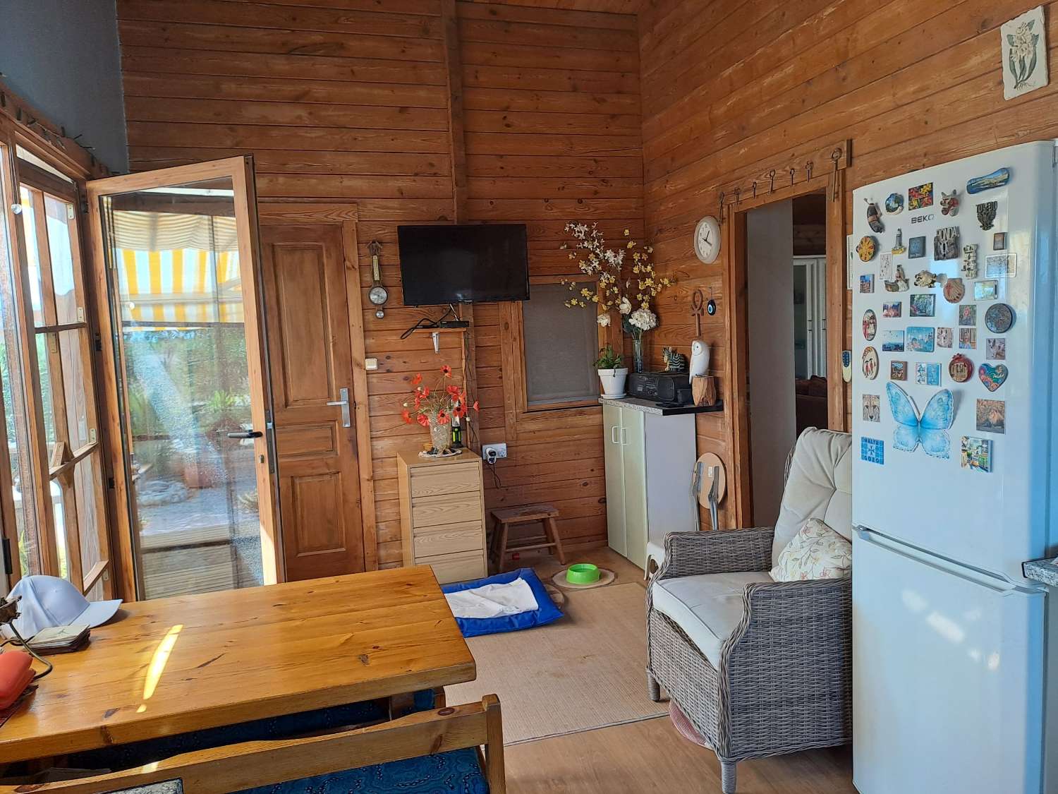 Rare Opportunity – Beautiful 2-Bedroom Wooden Cabin with Separate Guest Annex