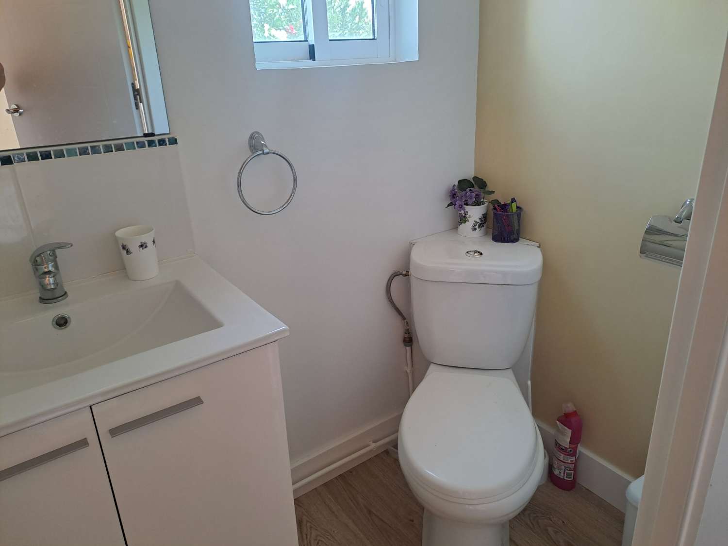 Rare Opportunity – Beautiful 2-Bedroom Wooden Cabin with Separate Guest Annex