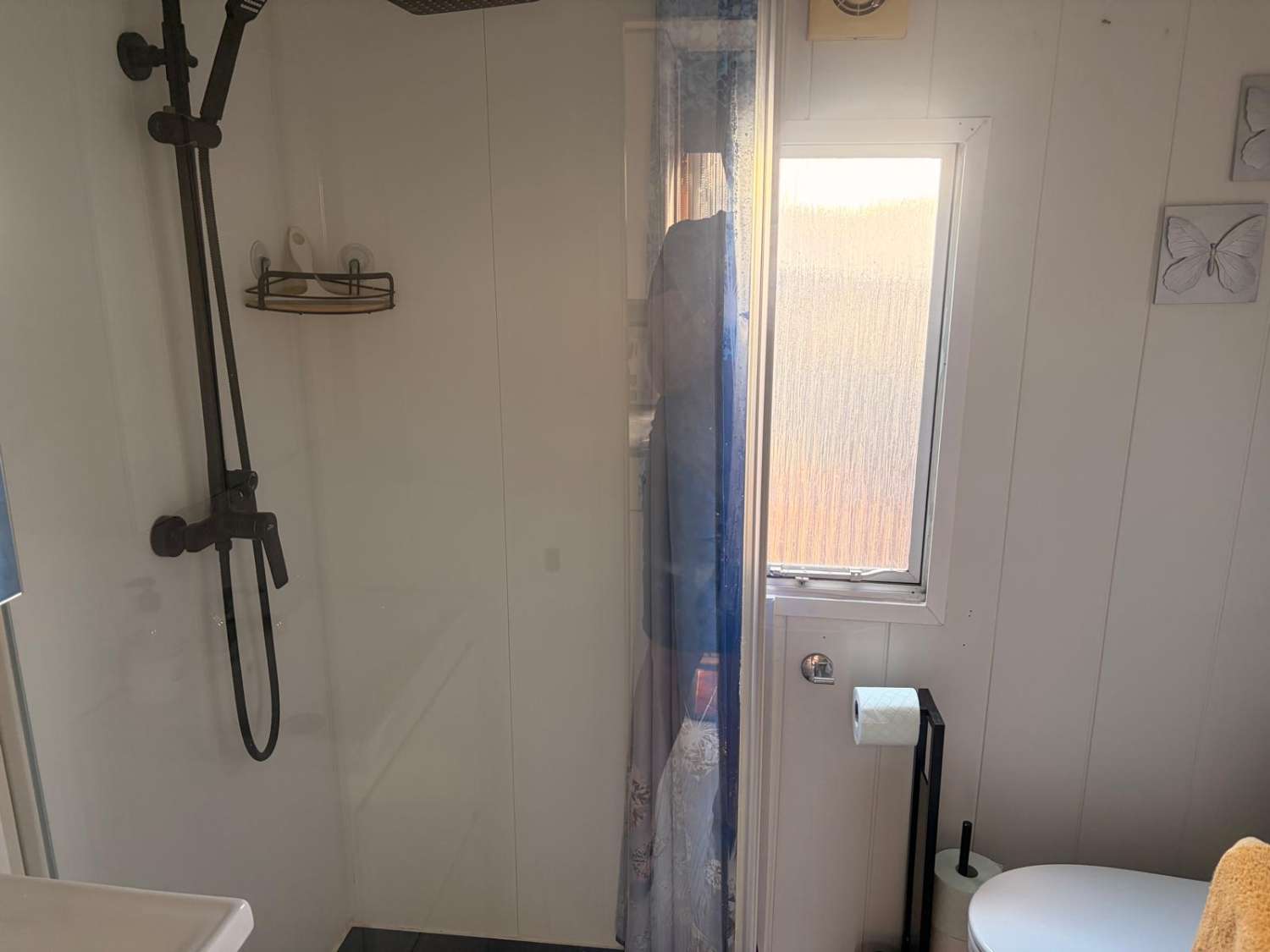 1 Bedroom Willerby Mobile Home – Fully Equipped
