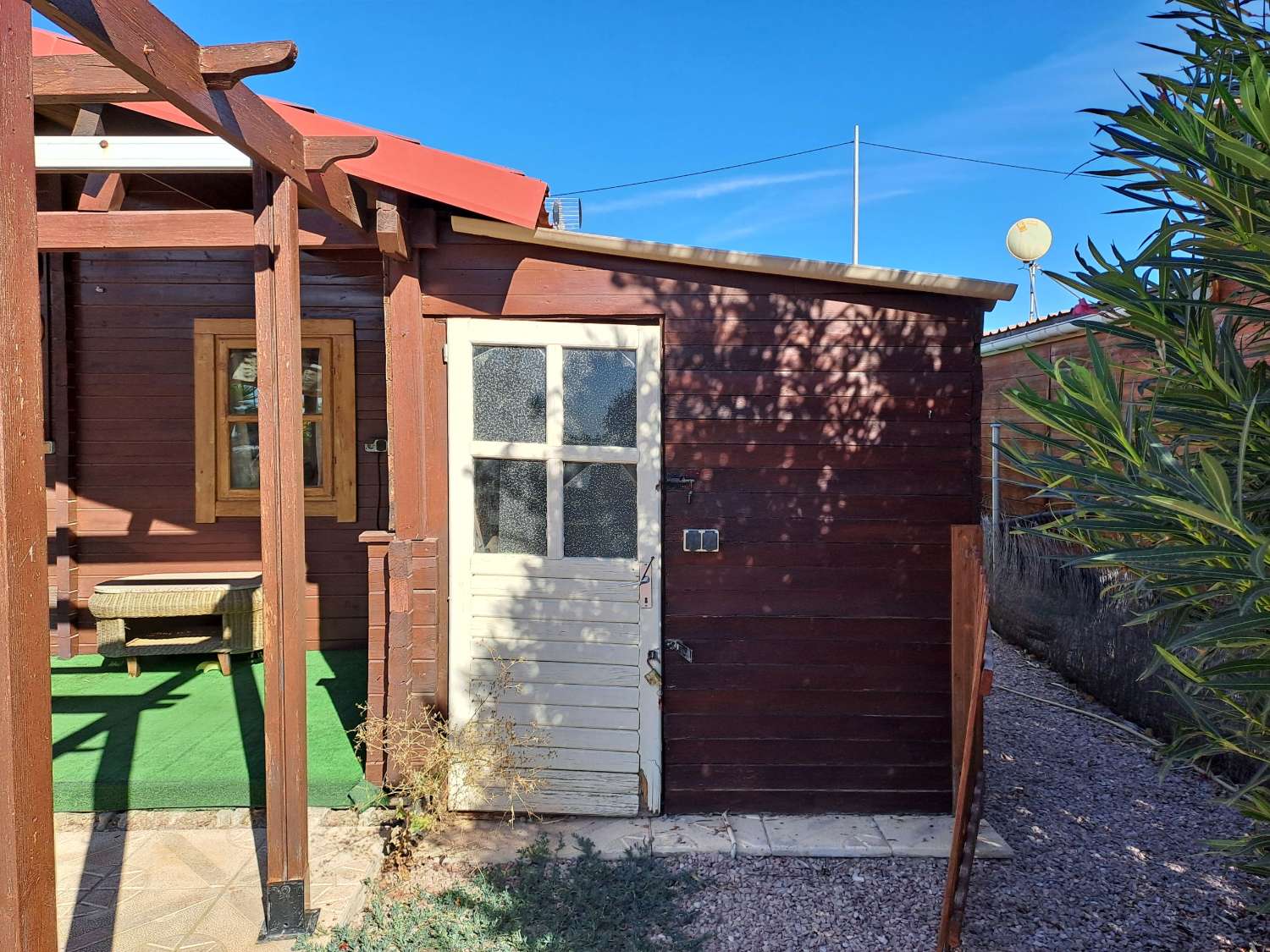 Spacious 1 Bedroom Wooden Cabin with Large Plot & Dip Pool