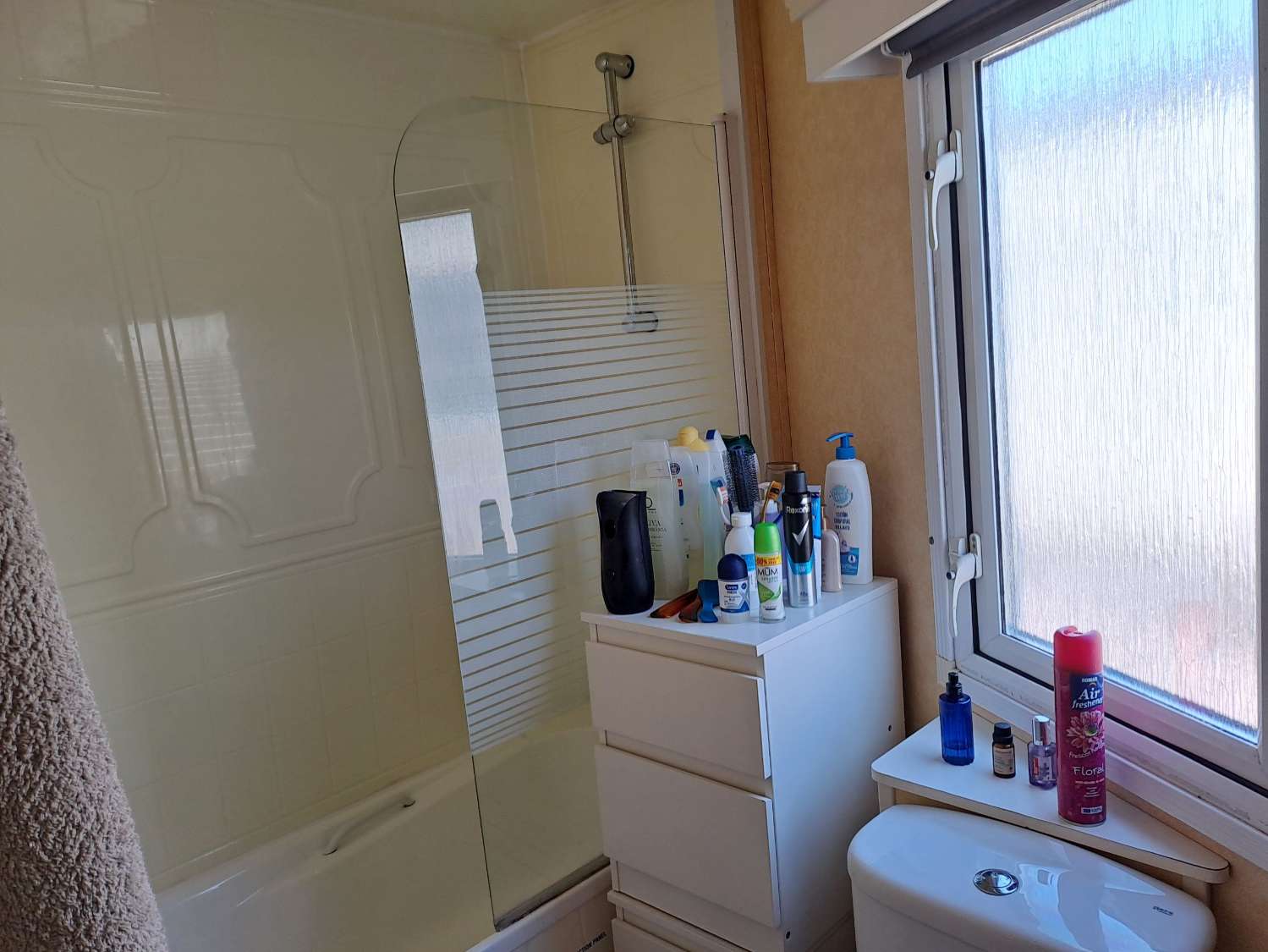 Unique BK Senator Mobile Home with Extension – Solar Powered & Ready to Move In!