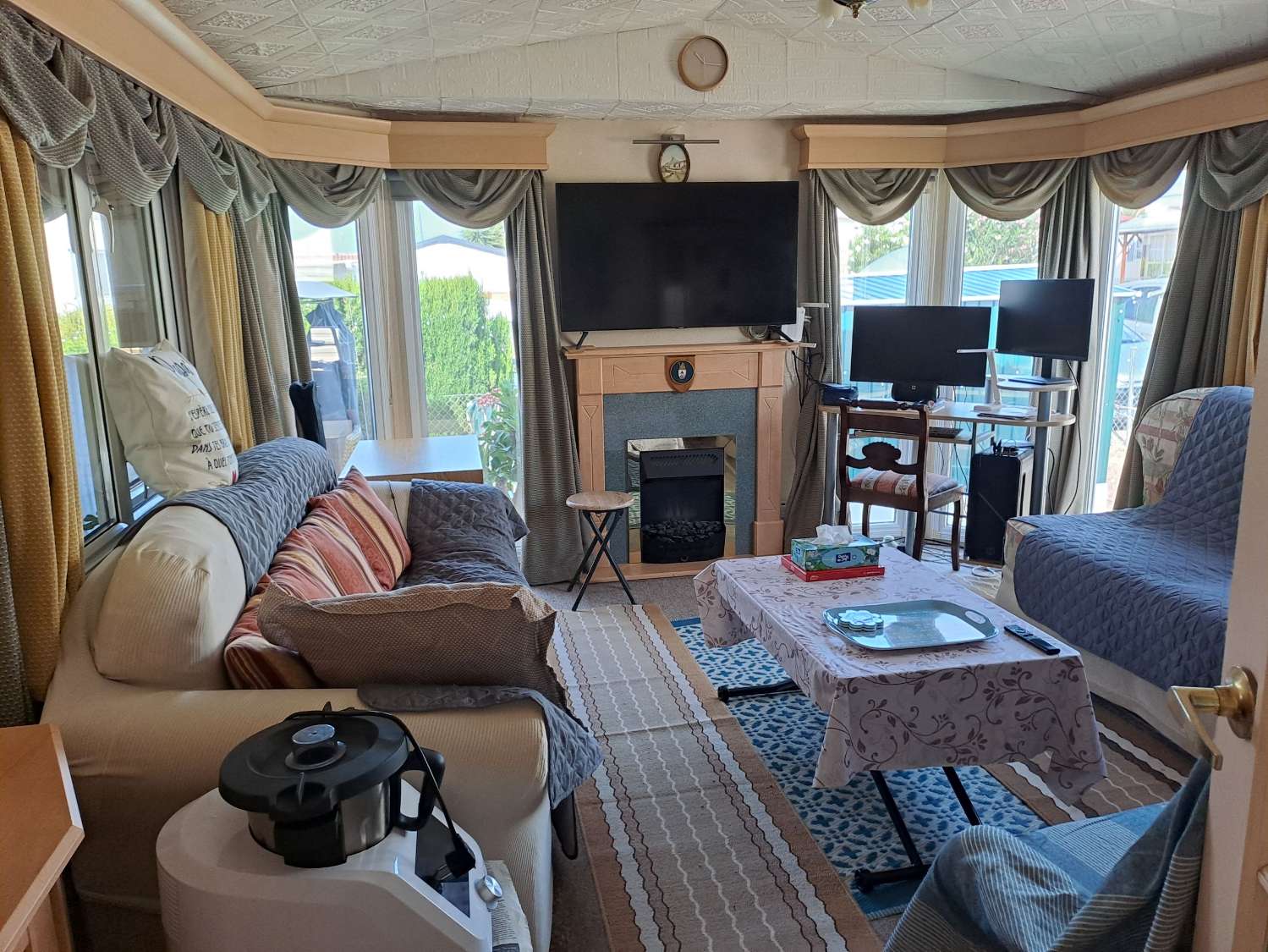 Unique BK Senator Mobile Home with Extension – Solar Powered & Ready to Move In!