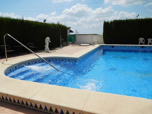 Spacious Mobile Home with Multiple Extensions – Catral/Crevillente Area