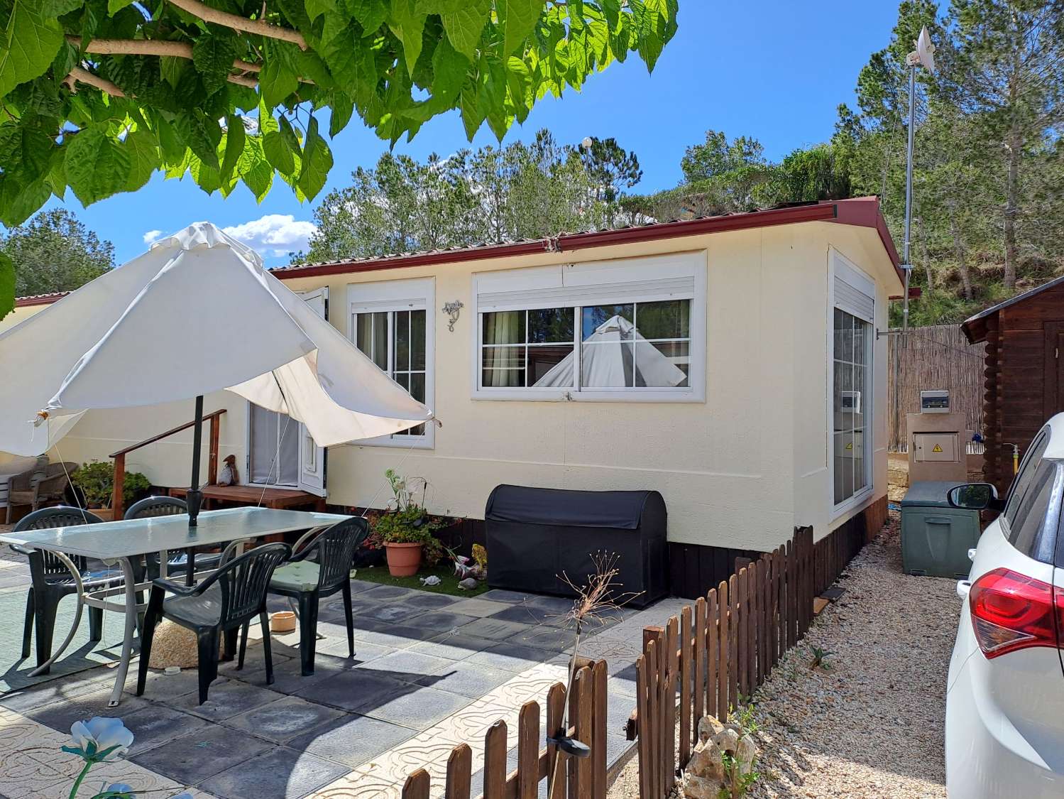 A fanatstic Eurocasa Park Home with communal pool