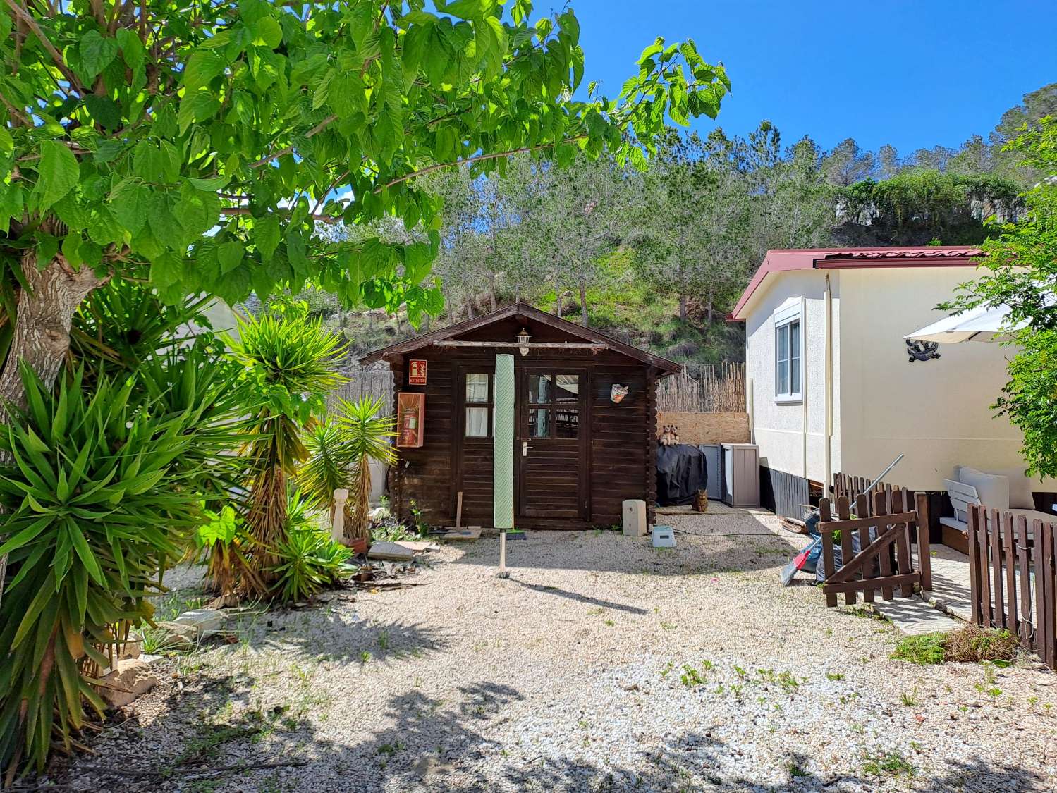 A fanatstic Eurocasa Park Home with communal pool