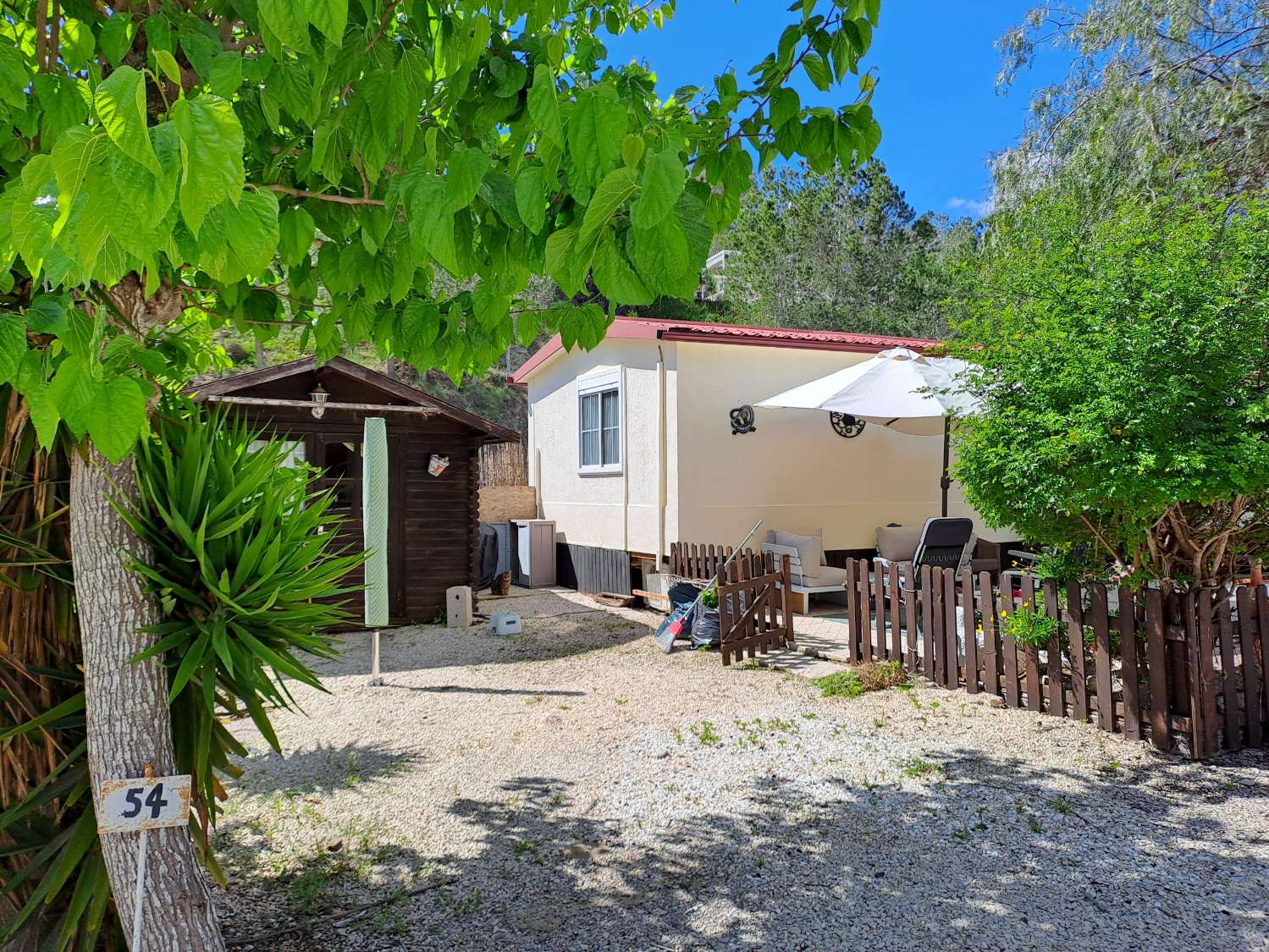 A fanatstic Eurocasa Park Home with communal pool