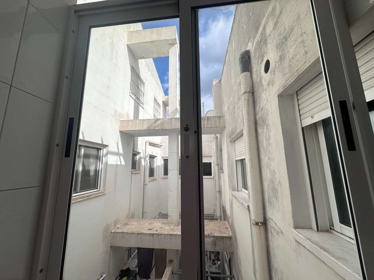 Spacious 4-Bedroom Apartment in the Heart of Catral