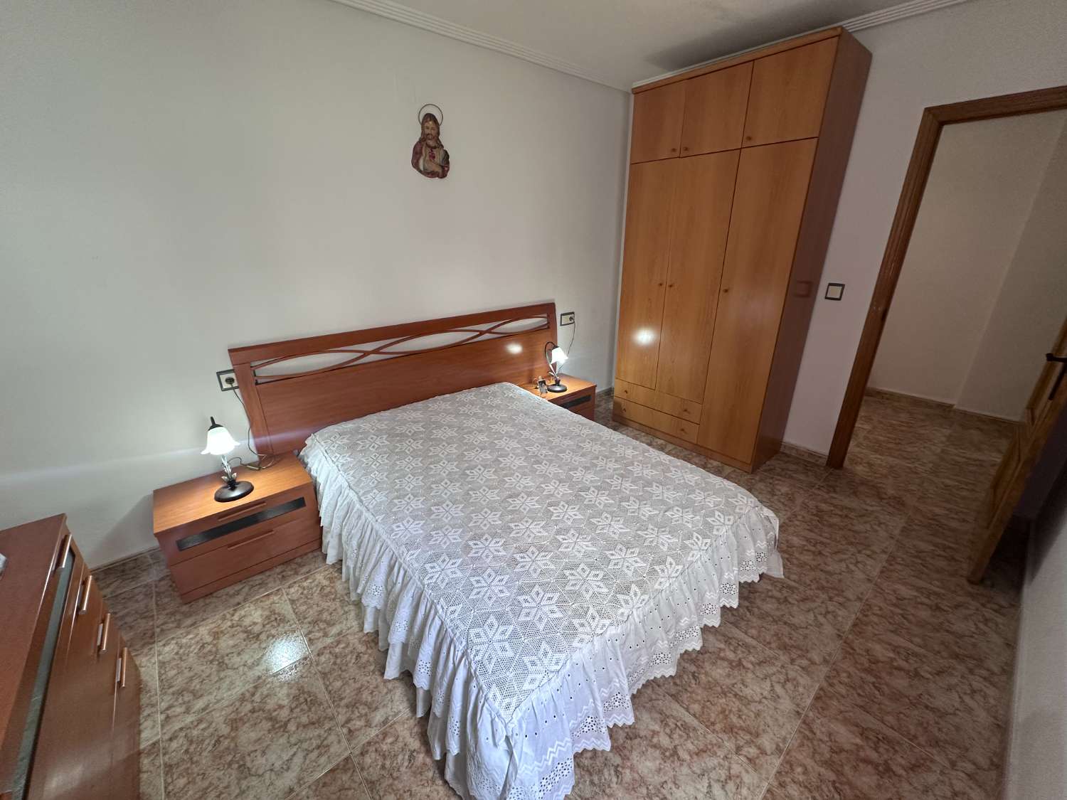 Spacious 4-Bedroom Apartment in the Heart of Catral