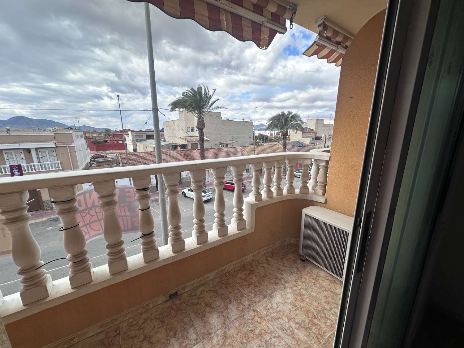 Spacious 4-Bedroom Apartment in the Heart of Catral