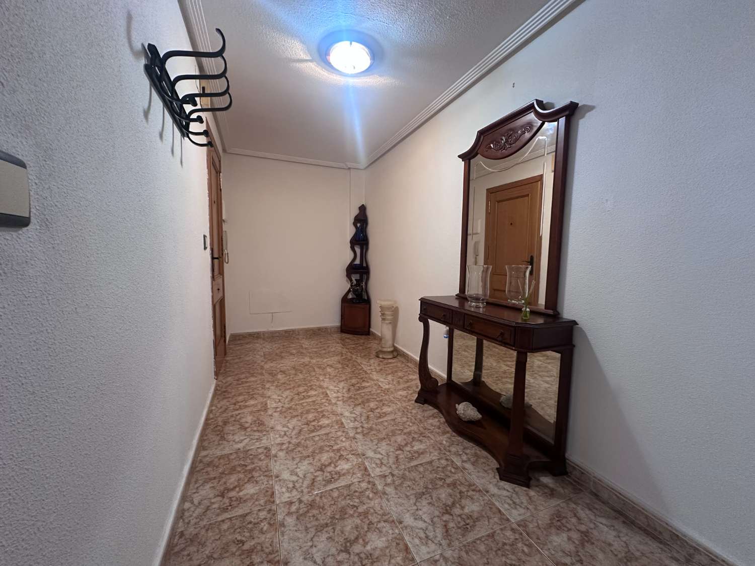 Spacious 4-Bedroom Apartment in the Heart of Catral