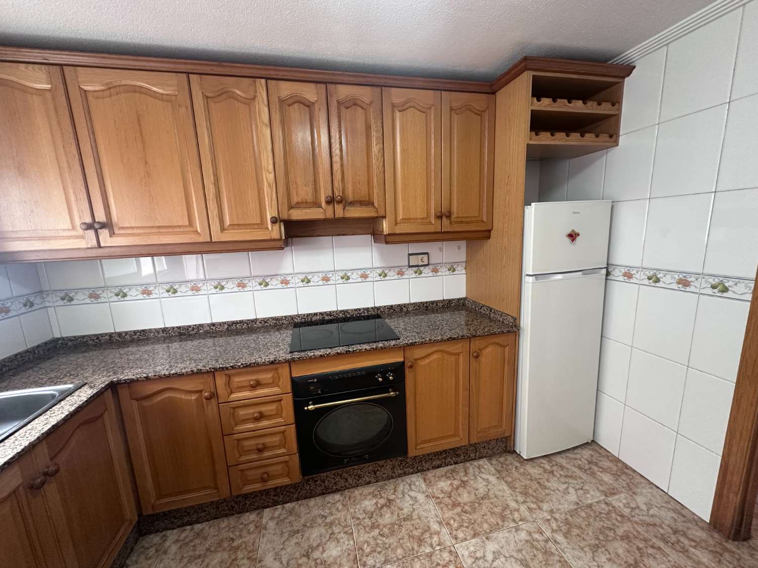 Spacious 4-Bedroom Apartment in the Heart of Catral