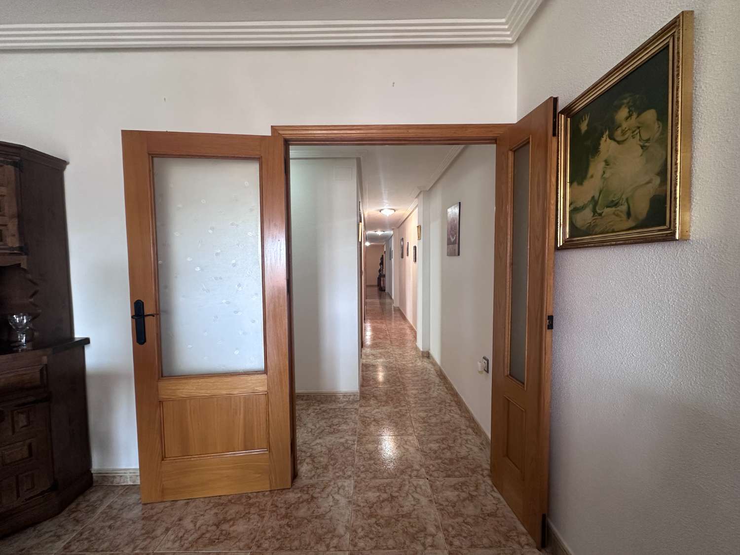 Spacious 4-Bedroom Apartment in the Heart of Catral