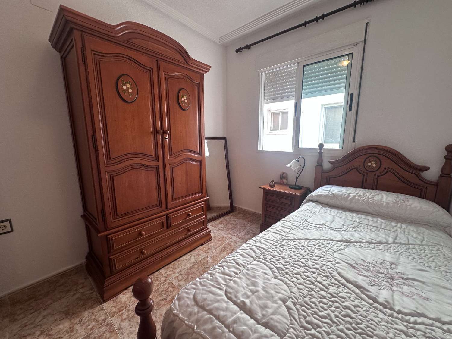 Spacious 4-Bedroom Apartment in the Heart of Catral