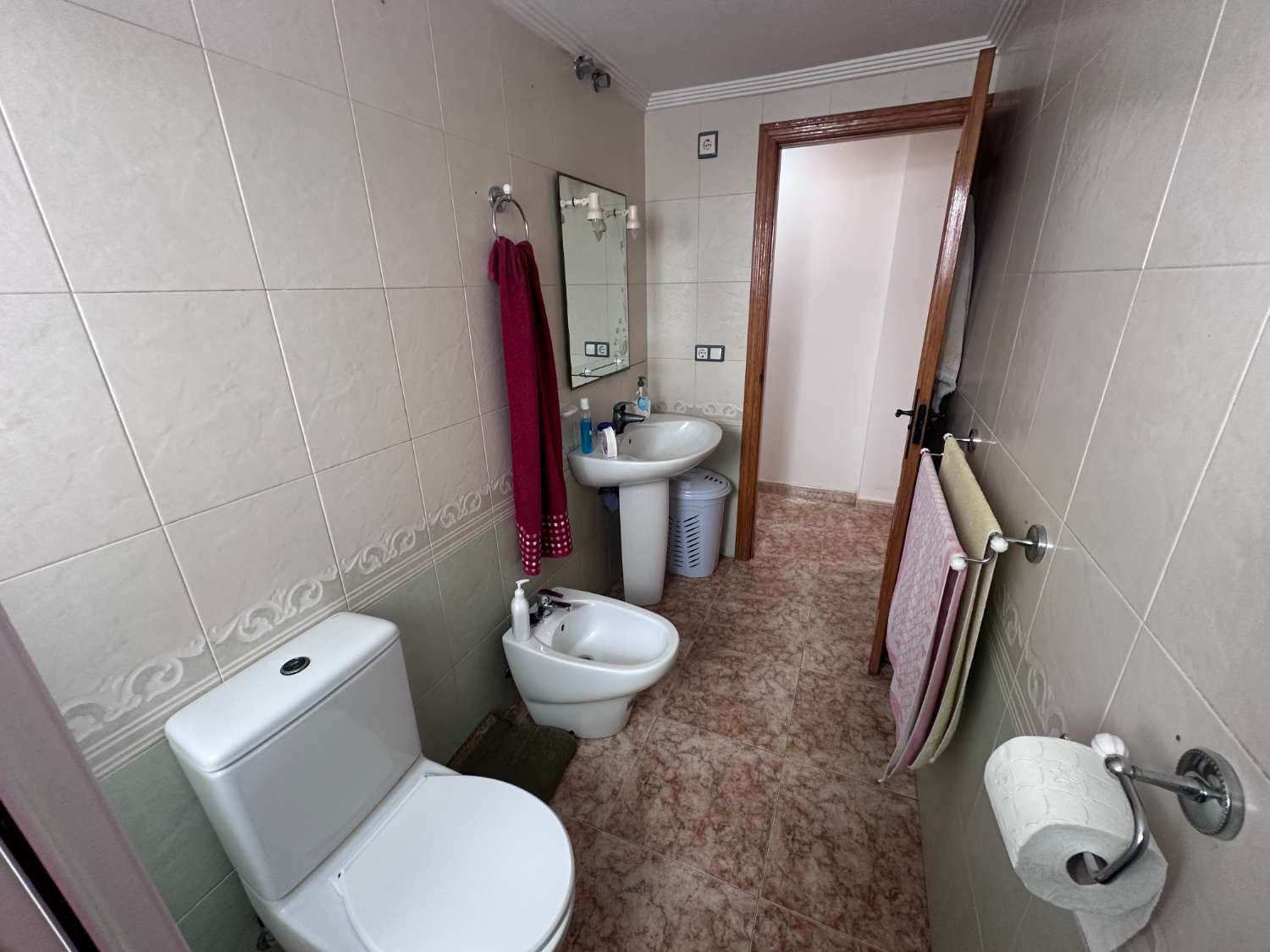 Spacious 4-Bedroom Apartment in the Heart of Catral