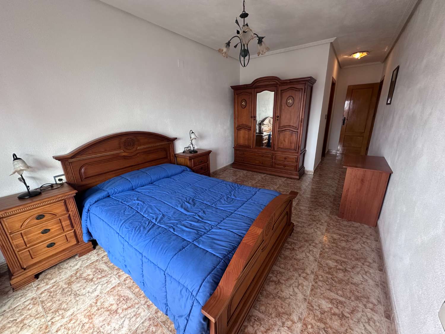 Spacious 4-Bedroom Apartment in the Heart of Catral