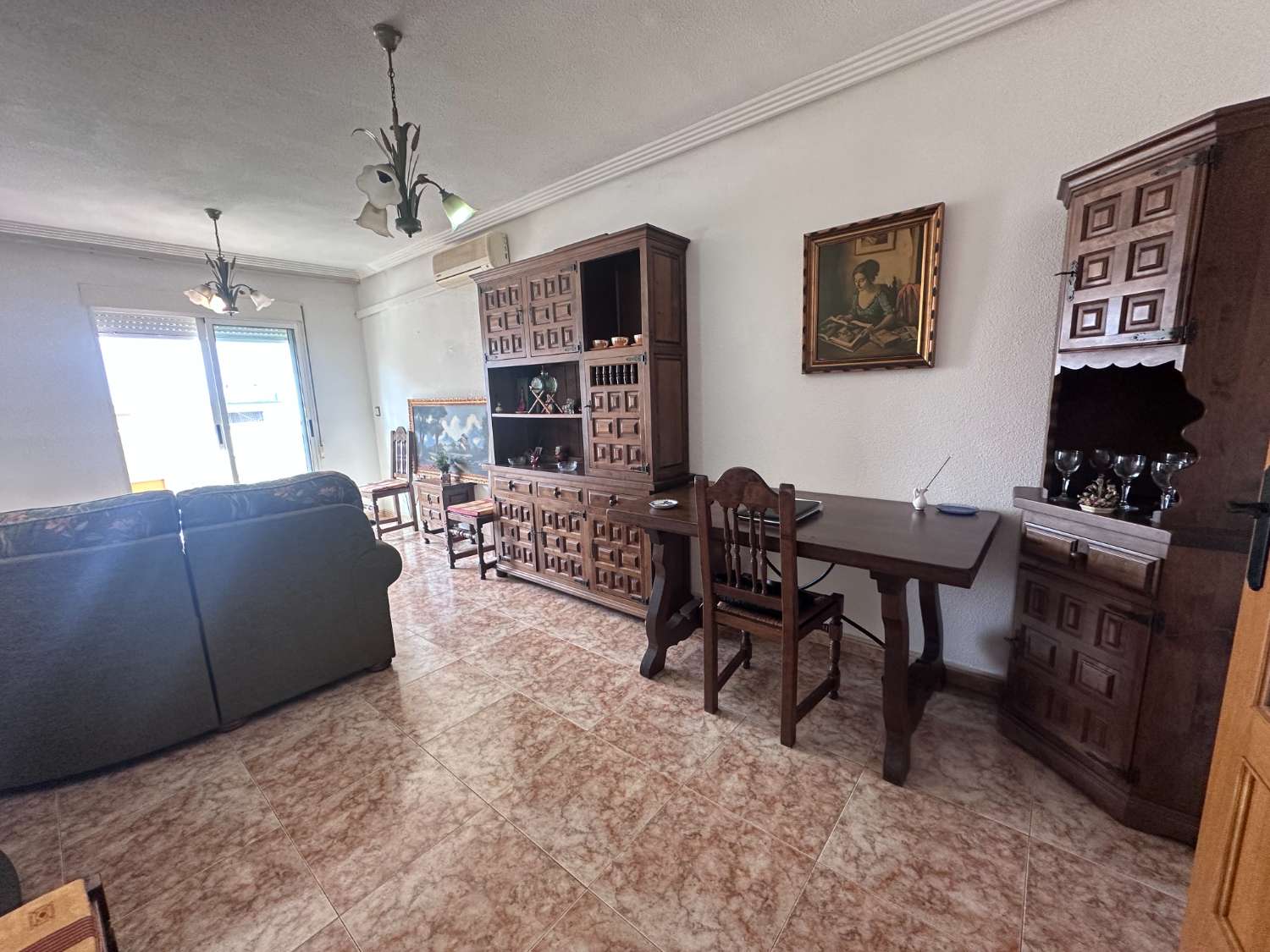 Spacious 4-Bedroom Apartment in the Heart of Catral