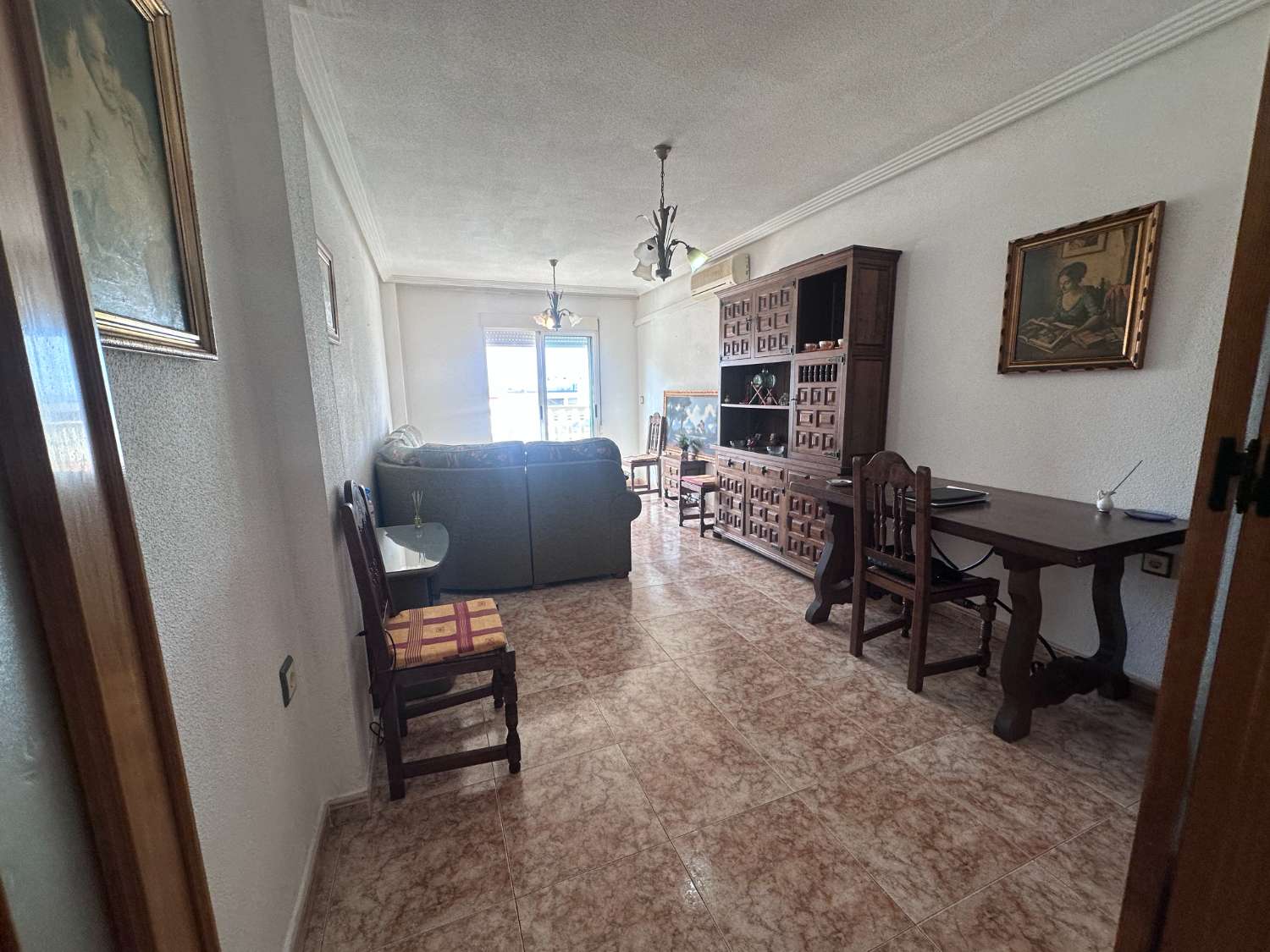 Spacious 4-Bedroom Apartment in the Heart of Catral