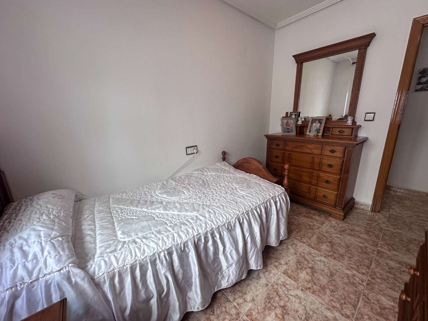 Spacious 4-Bedroom Apartment in the Heart of Catral