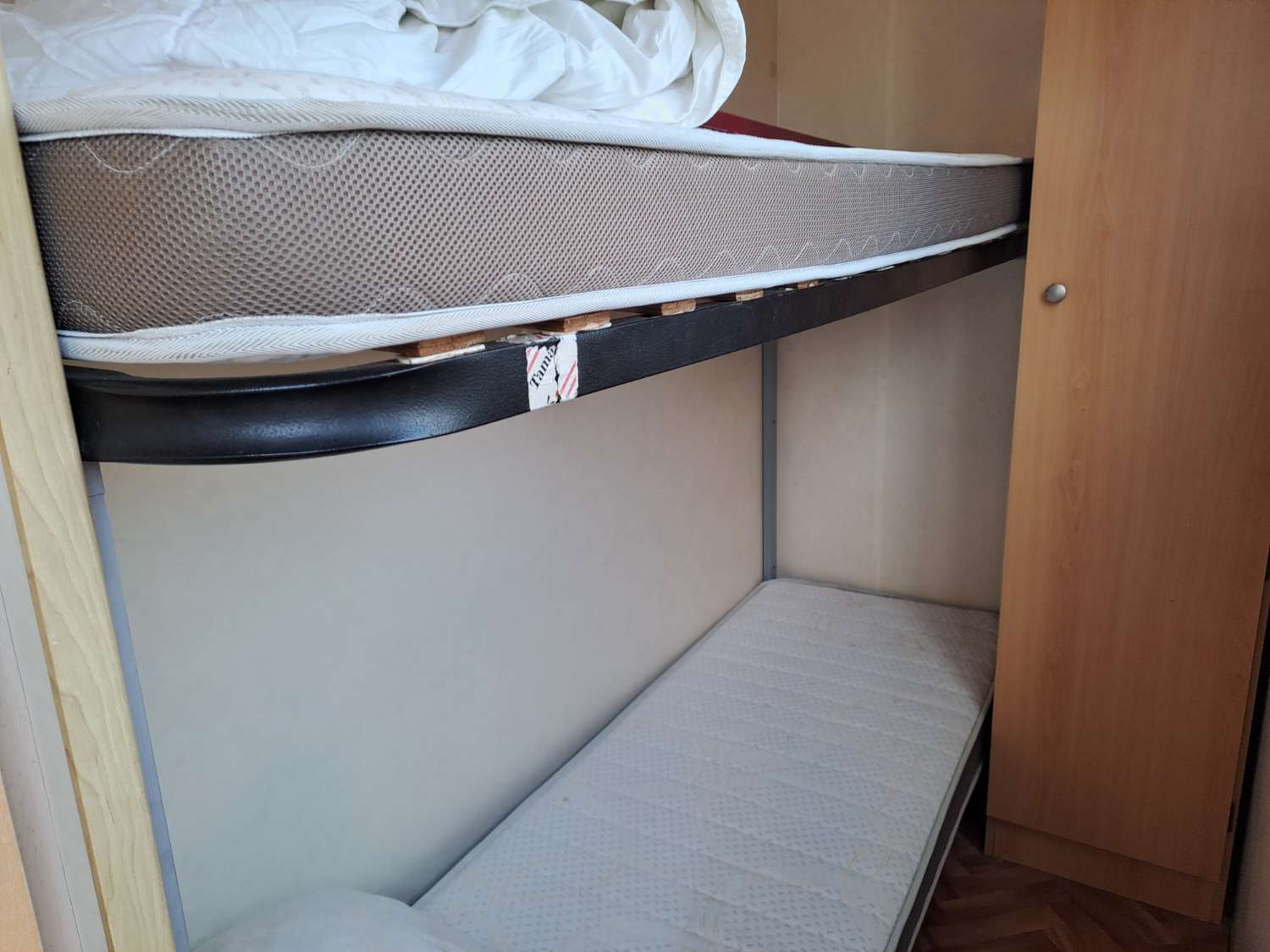 3 bed Sun Roller Mobile Home on small private site