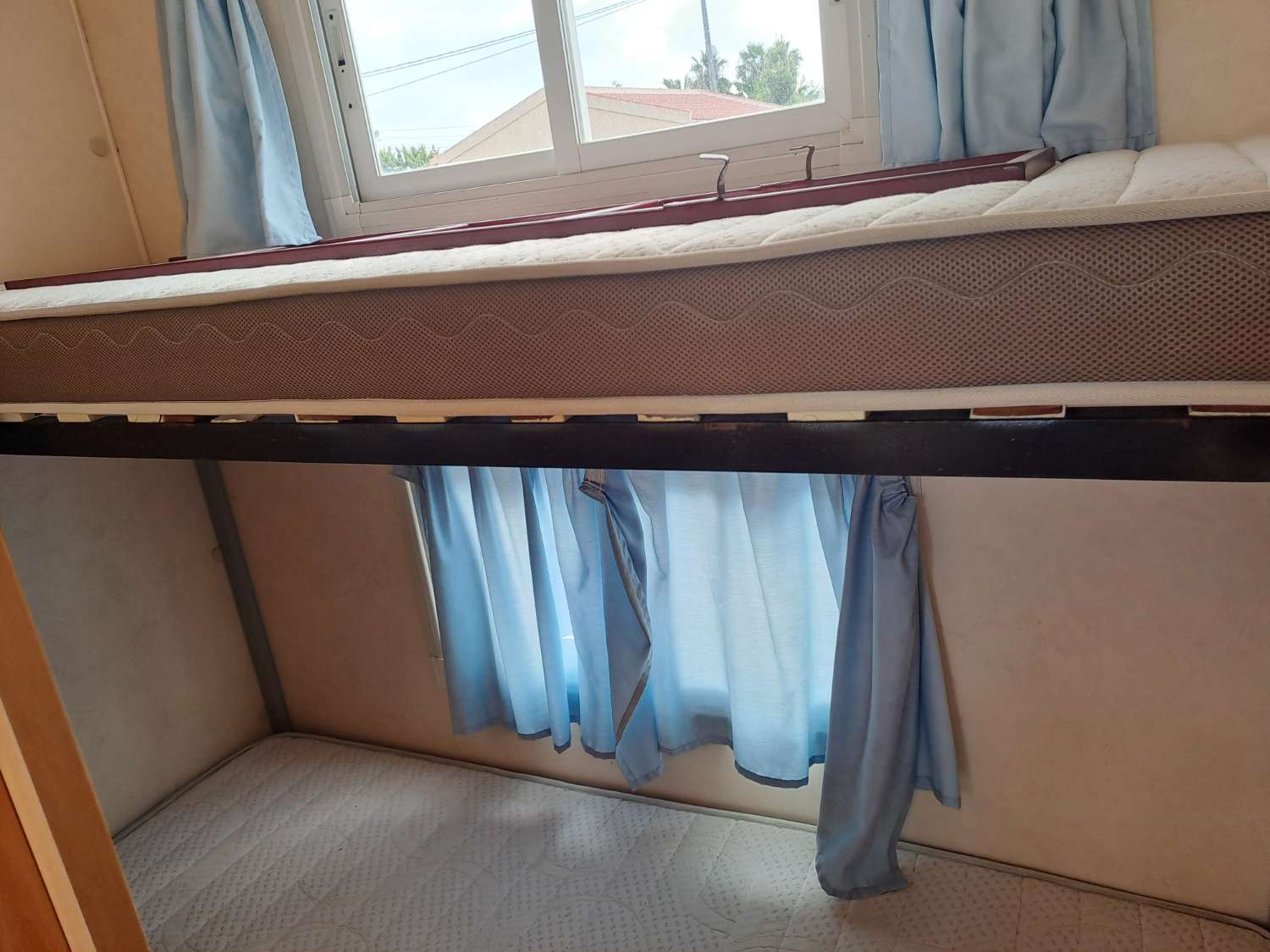 3 bed Sun Roller Mobile Home on small private site