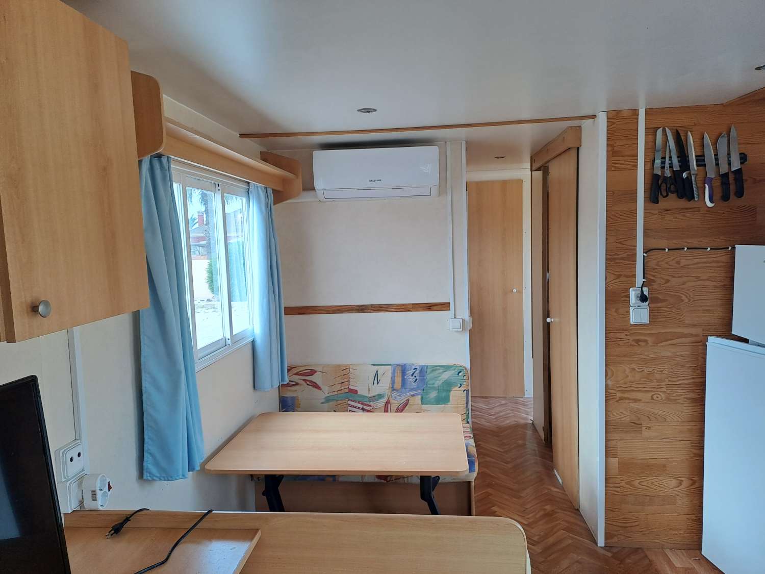 3 bed Sun Roller Mobile Home on small private site