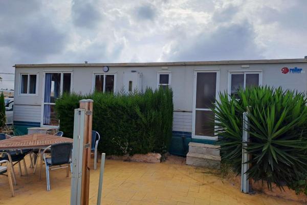 3 bed Sun Roller Mobile Home on small private site