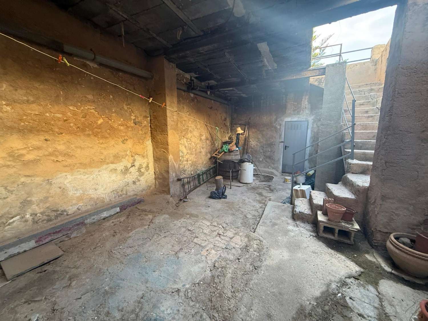 Central Catral Townhouse with Land and Dual Access – Ideal for Home, Business or Development