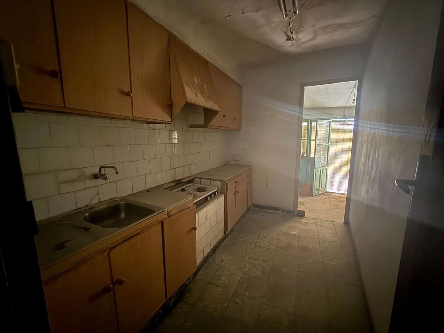 Central Catral Townhouse with Land and Dual Access – Ideal for Home, Business or Development