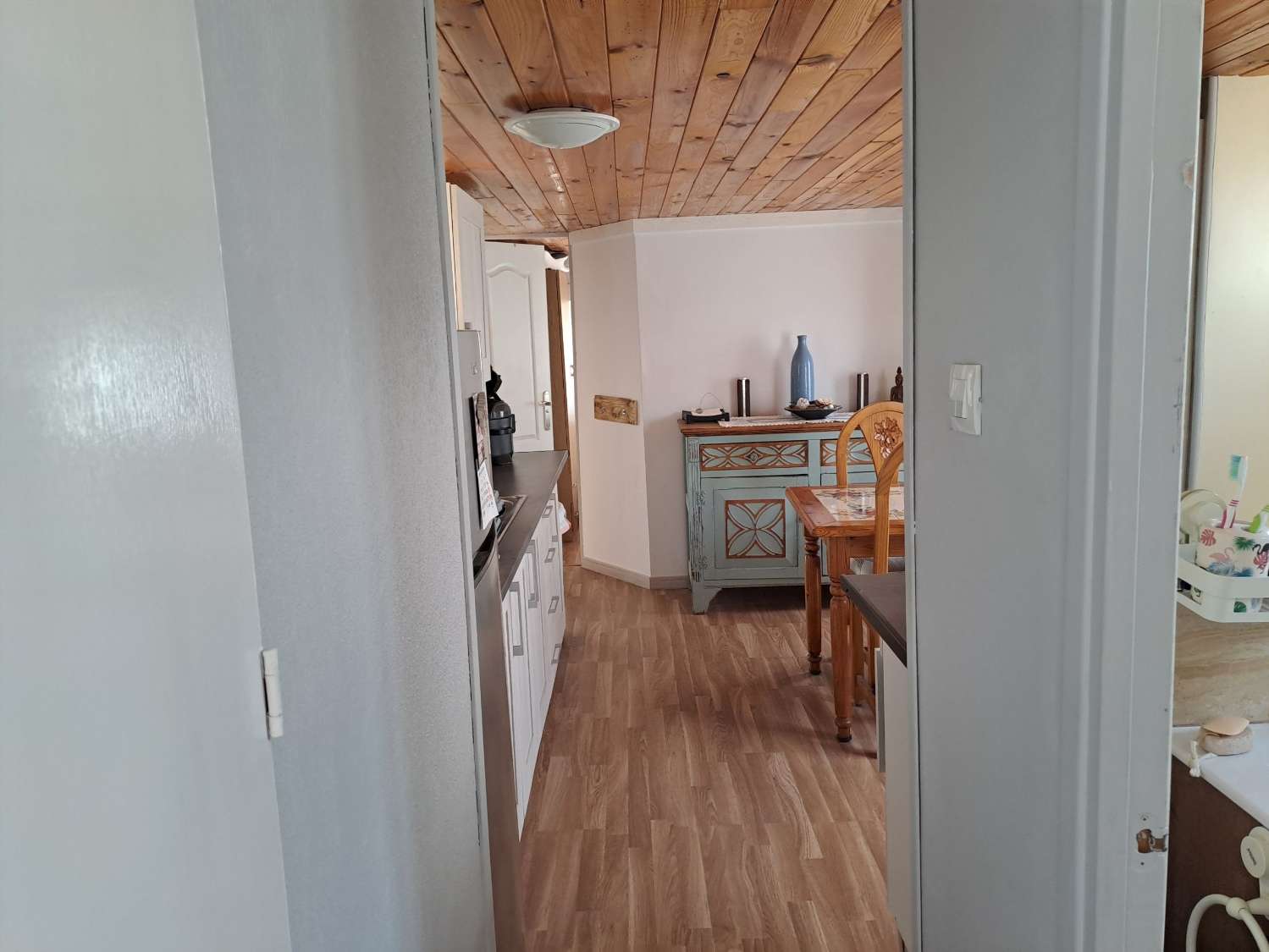 Mobile home with conservatory on private site