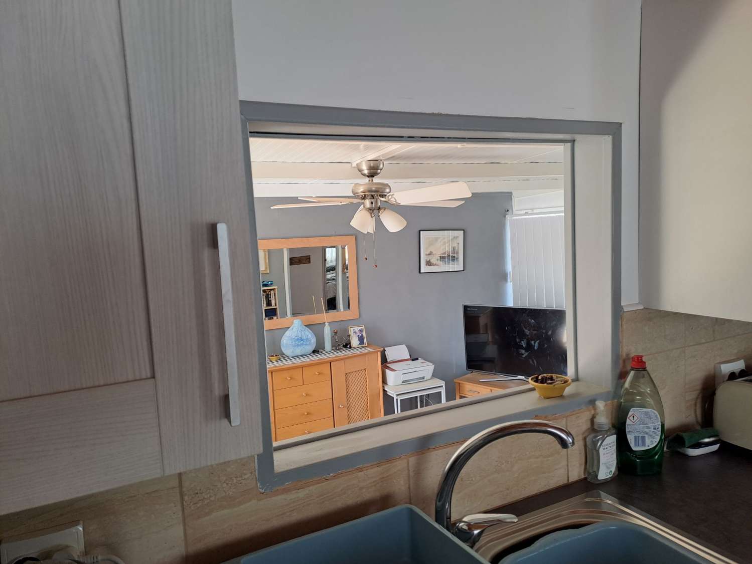 Mobile home with conservatory on private site