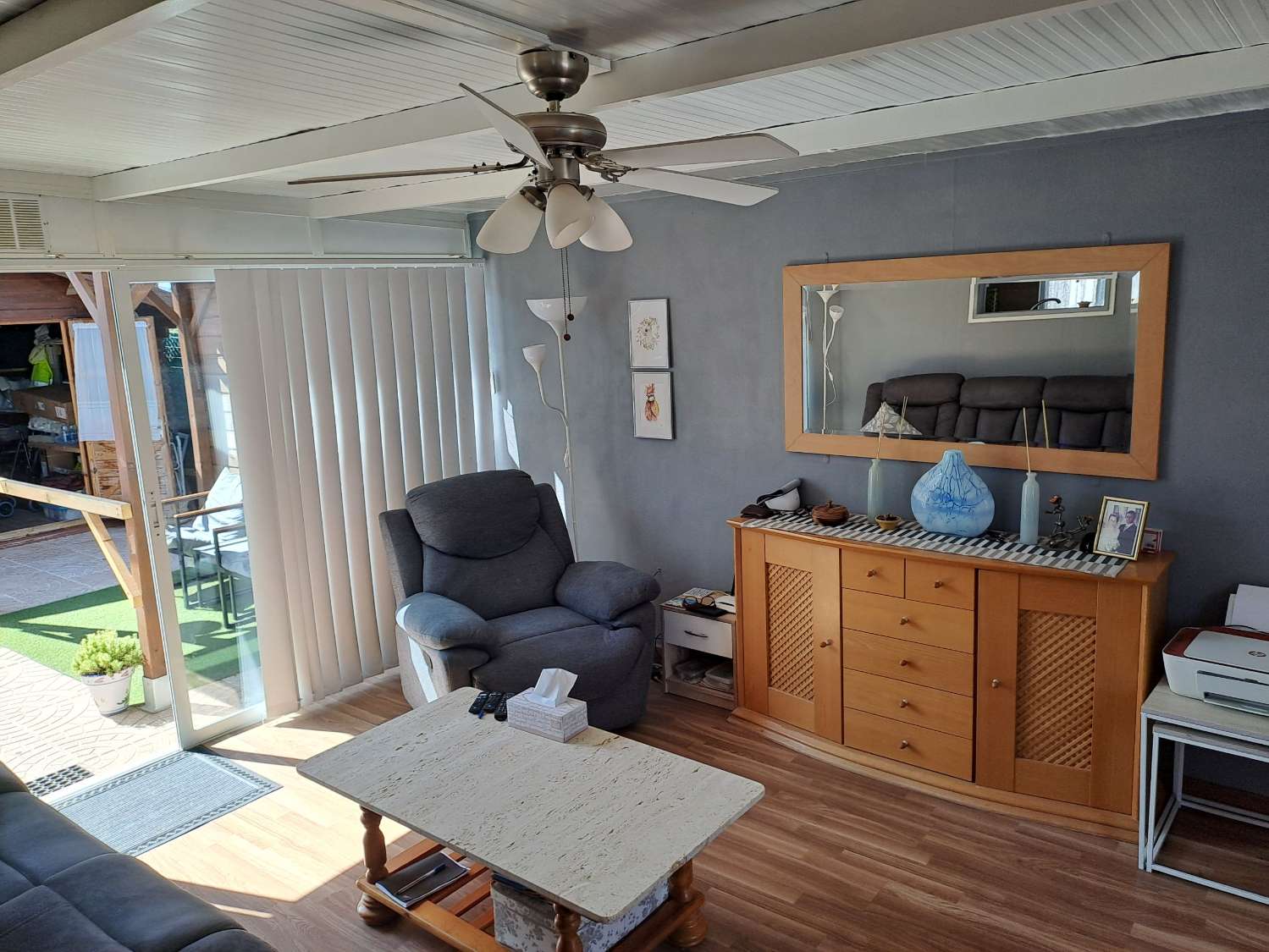 Mobile home with conservatory on private site