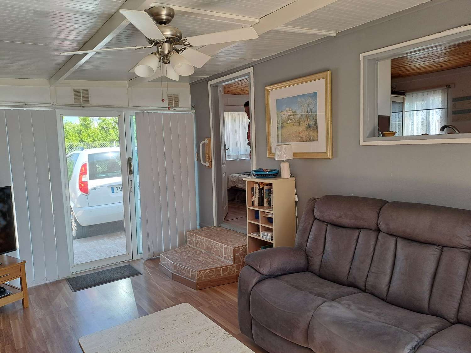 Mobile home with conservatory on private site