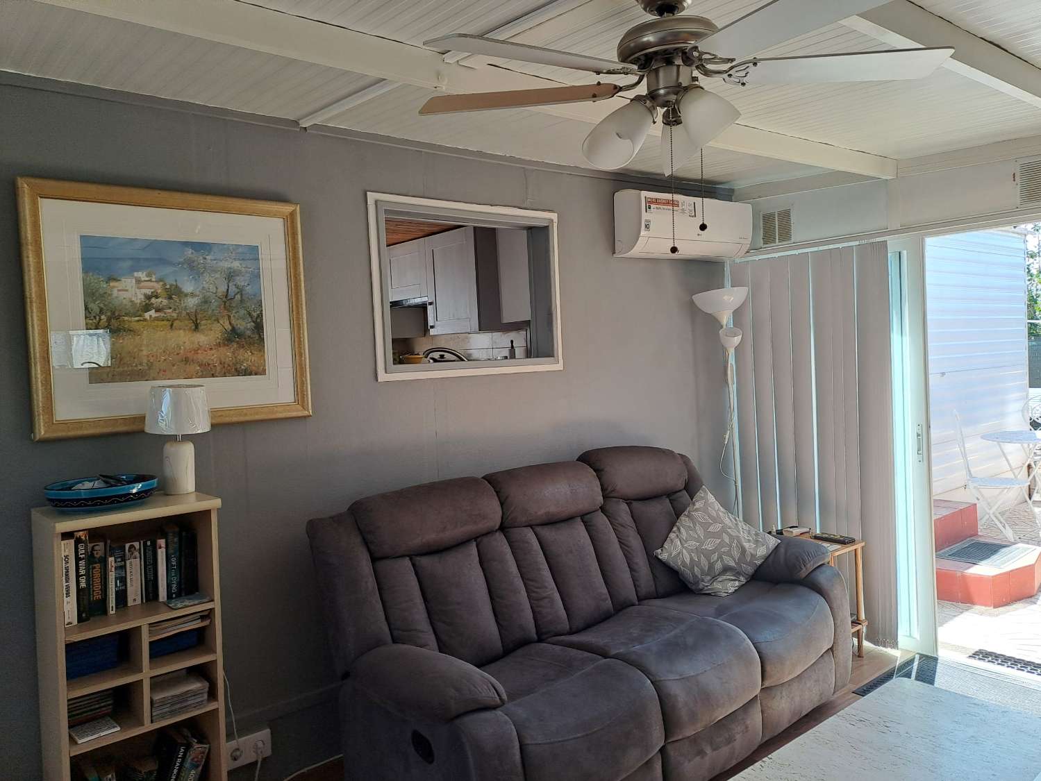 Mobile home with conservatory on private site