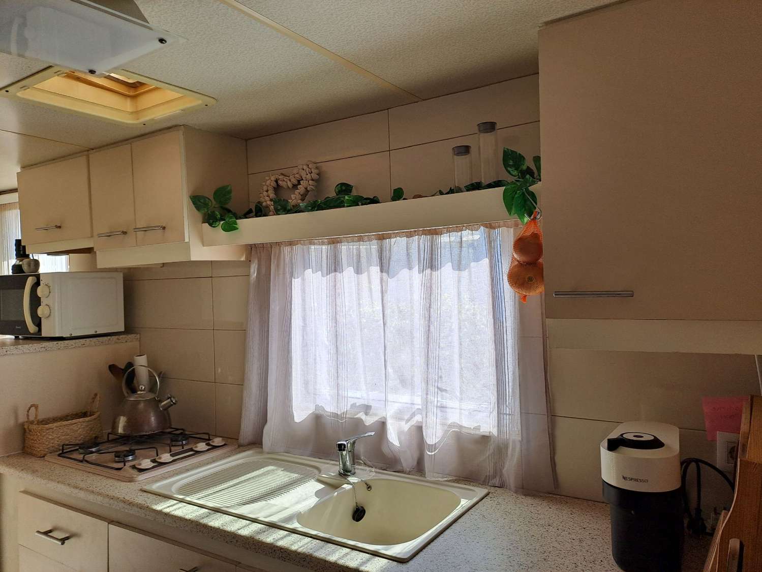 1 bed mobile home with communal pool