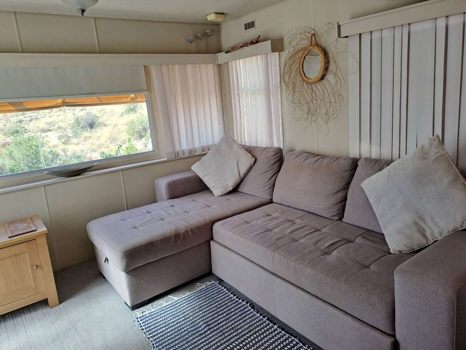 1 bed mobile home with communal pool