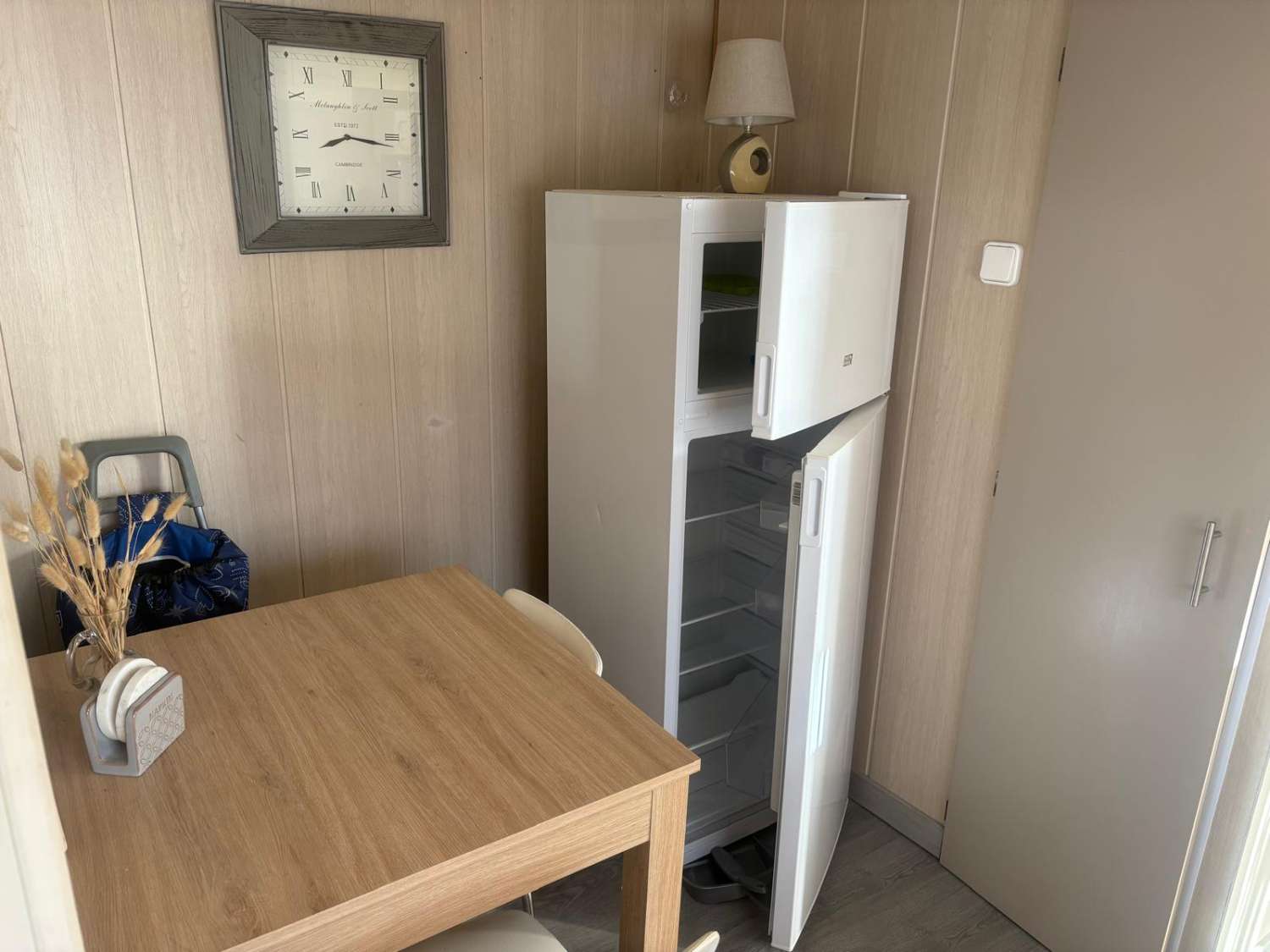1 bed mobile home with communal pool