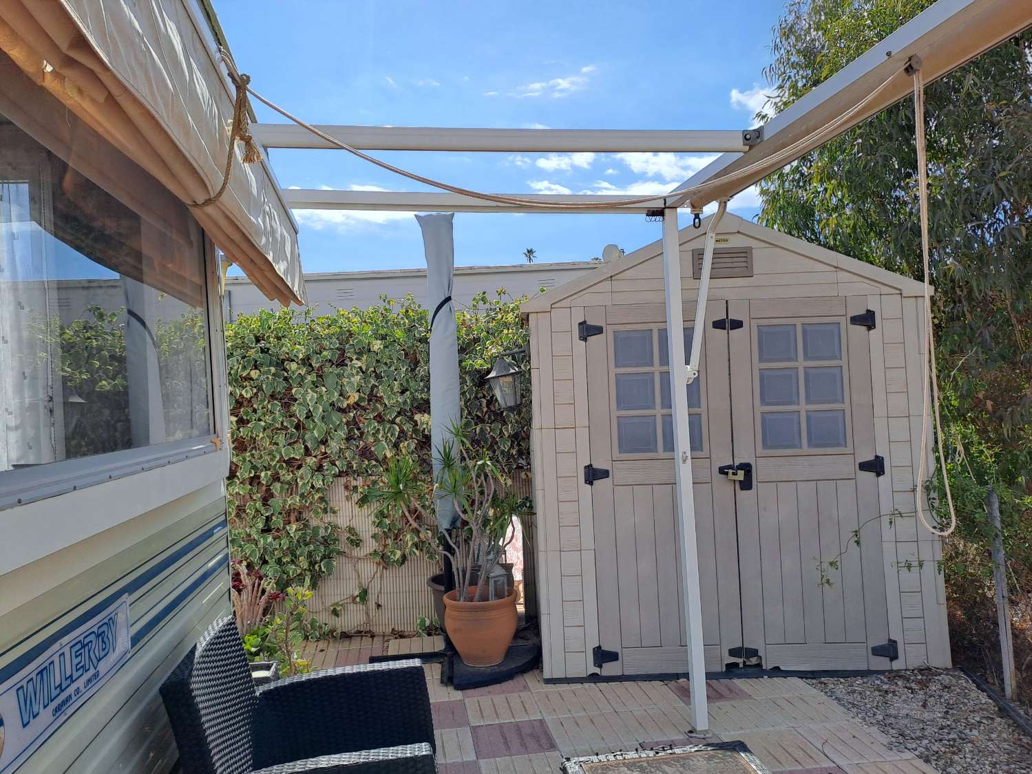 1 bed mobile home with communal pool