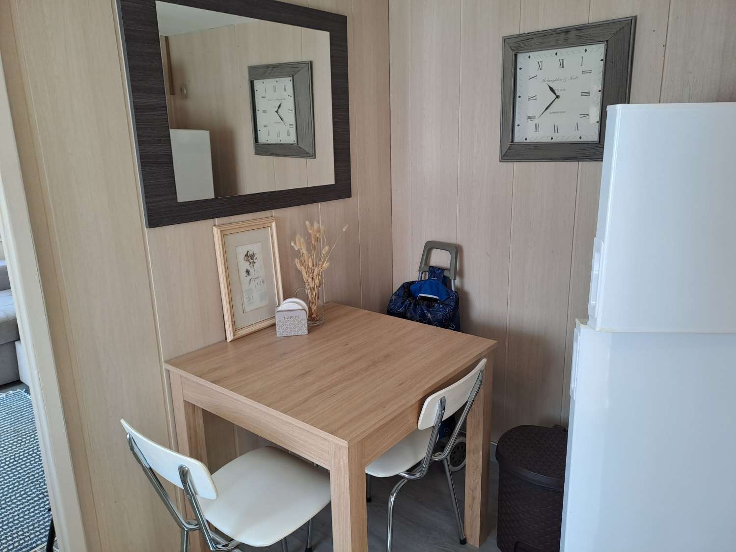 1 bed mobile home with communal pool