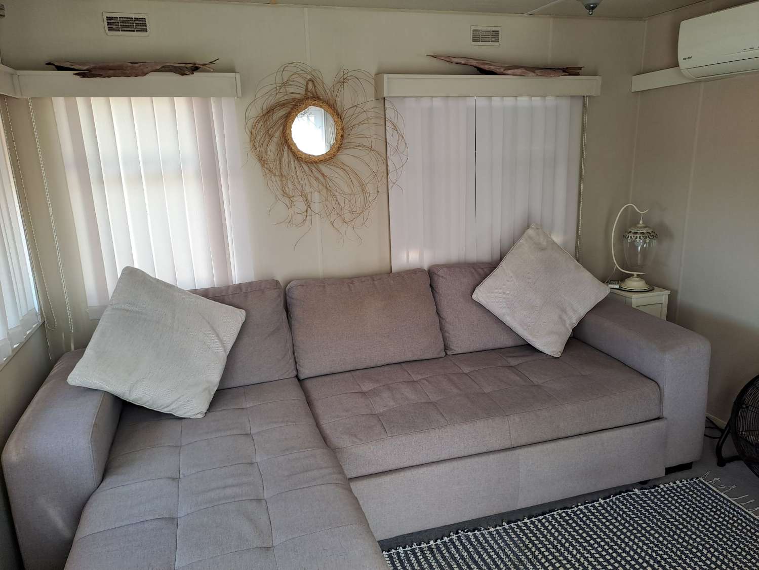 1 bed mobile home with communal pool