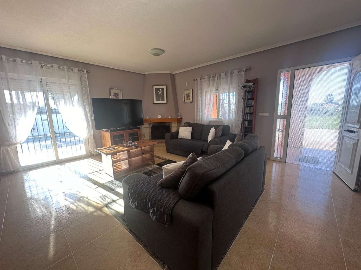 Beautifully Presented 3-Bedroom Villa for Sale in the Catral Countryside
