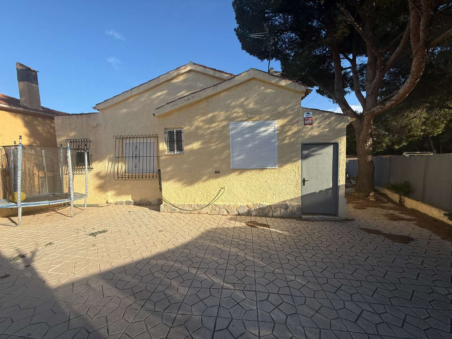 Fully Refurbished 2 Bedroom Detached House in Urb La Marina, Just 5 minutes Drive from the Beach