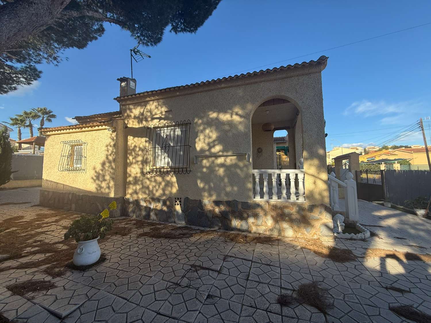 Fully Refurbished 2 Bedroom Detached House in Urb La Marina, Just 5 minutes Drive from the Beach