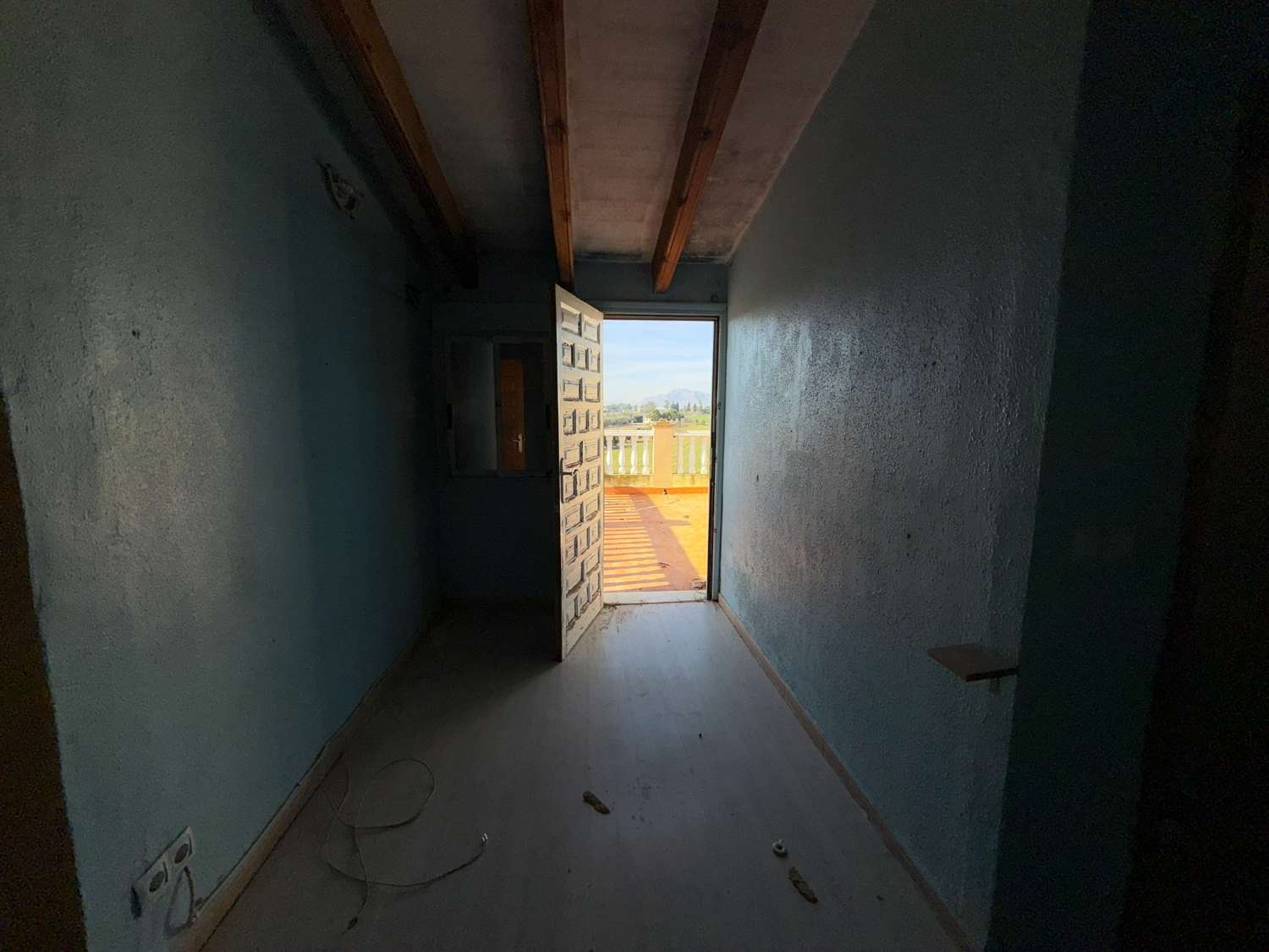 Spacious 4-Bedroom Villa with Pool, Roof Terrace & Garden – Great Potential with Modest Investment