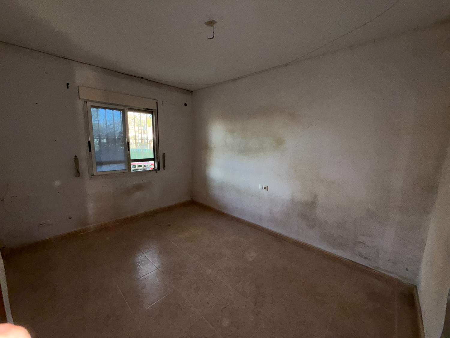 Spacious 4-Bedroom Villa with Pool, Roof Terrace & Garden – Great Potential with Modest Investment