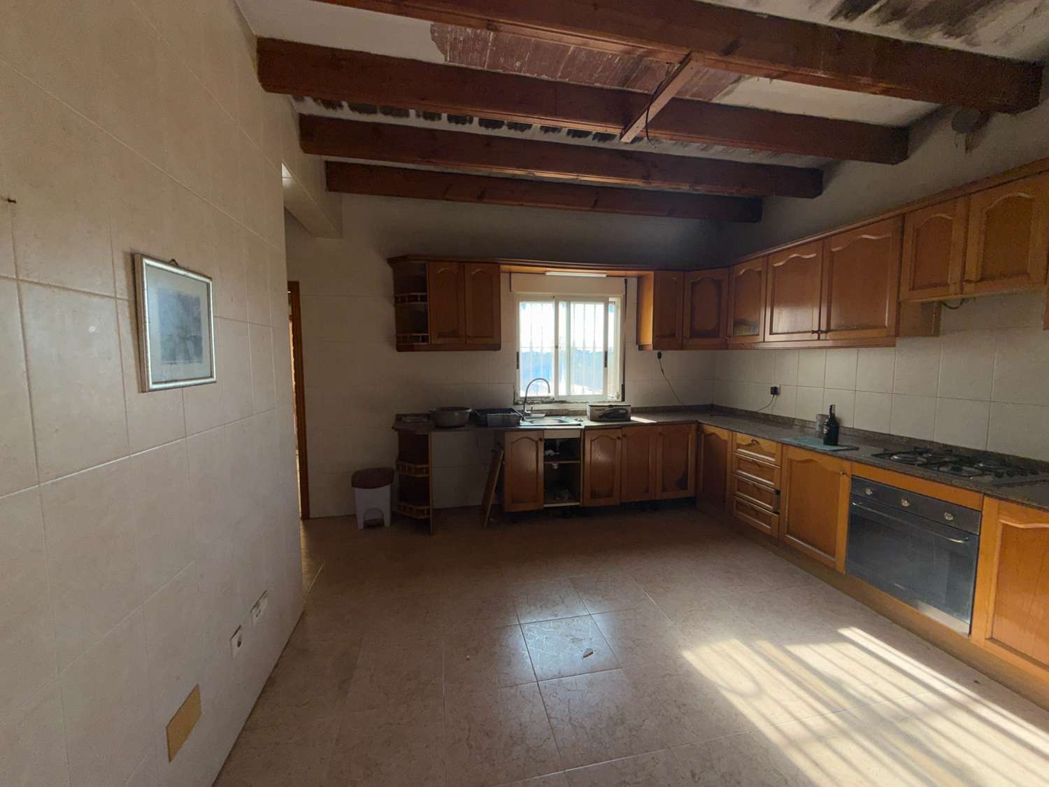 Spacious 4-Bedroom Villa with Pool, Roof Terrace & Garden – Great Potential with Modest Investment