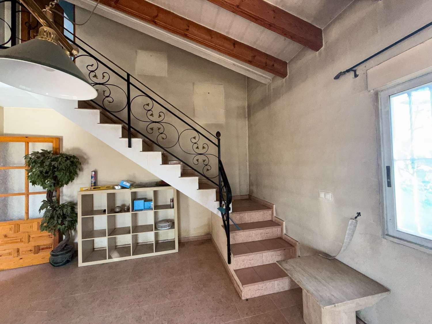 Spacious 4-Bedroom Villa with Pool, Roof Terrace & Garden – Great Potential with Modest Investment