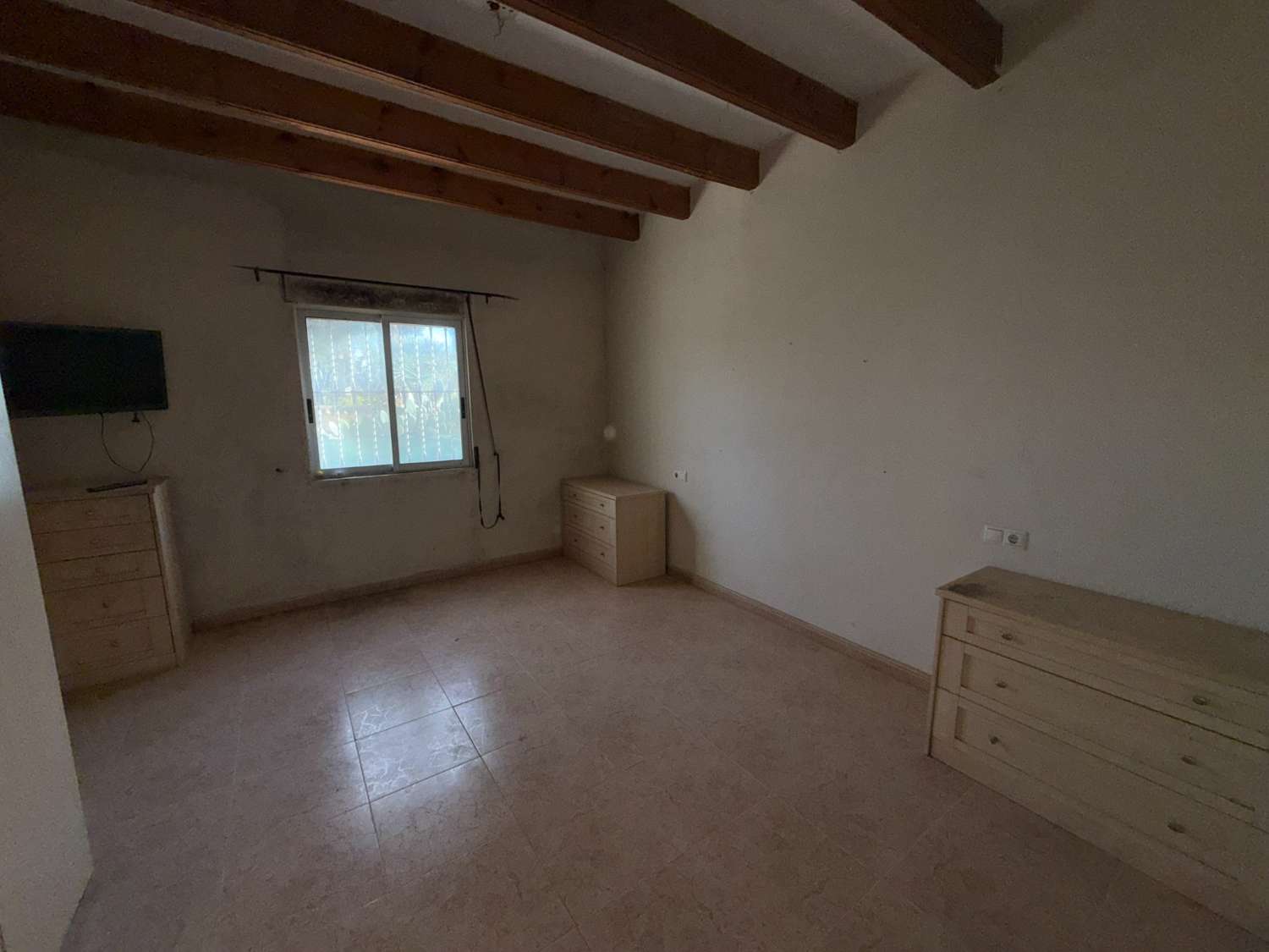 Spacious 4-Bedroom Villa with Pool, Roof Terrace & Garden – Great Potential with Modest Investment