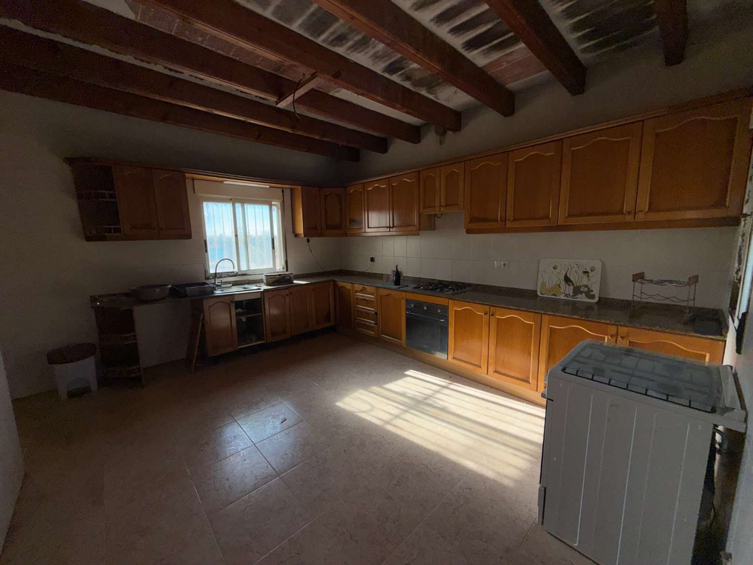 Spacious 4-Bedroom Villa with Pool, Roof Terrace & Garden – Great Potential with Modest Investment